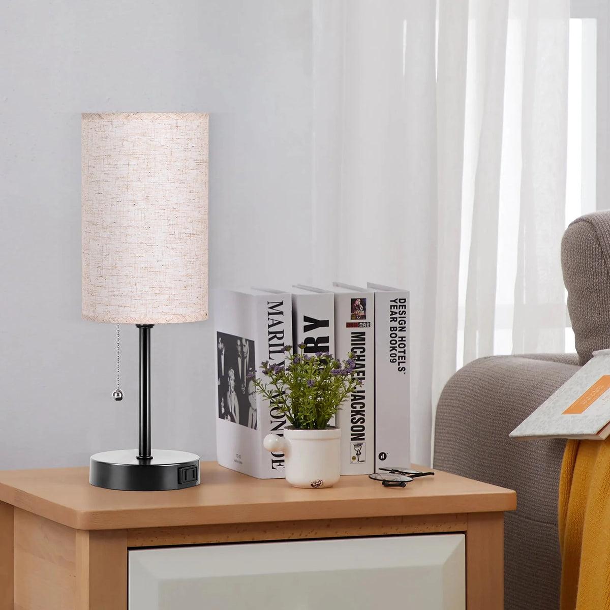 Table Lamps Set of 2 with AC Outlet Black E2832