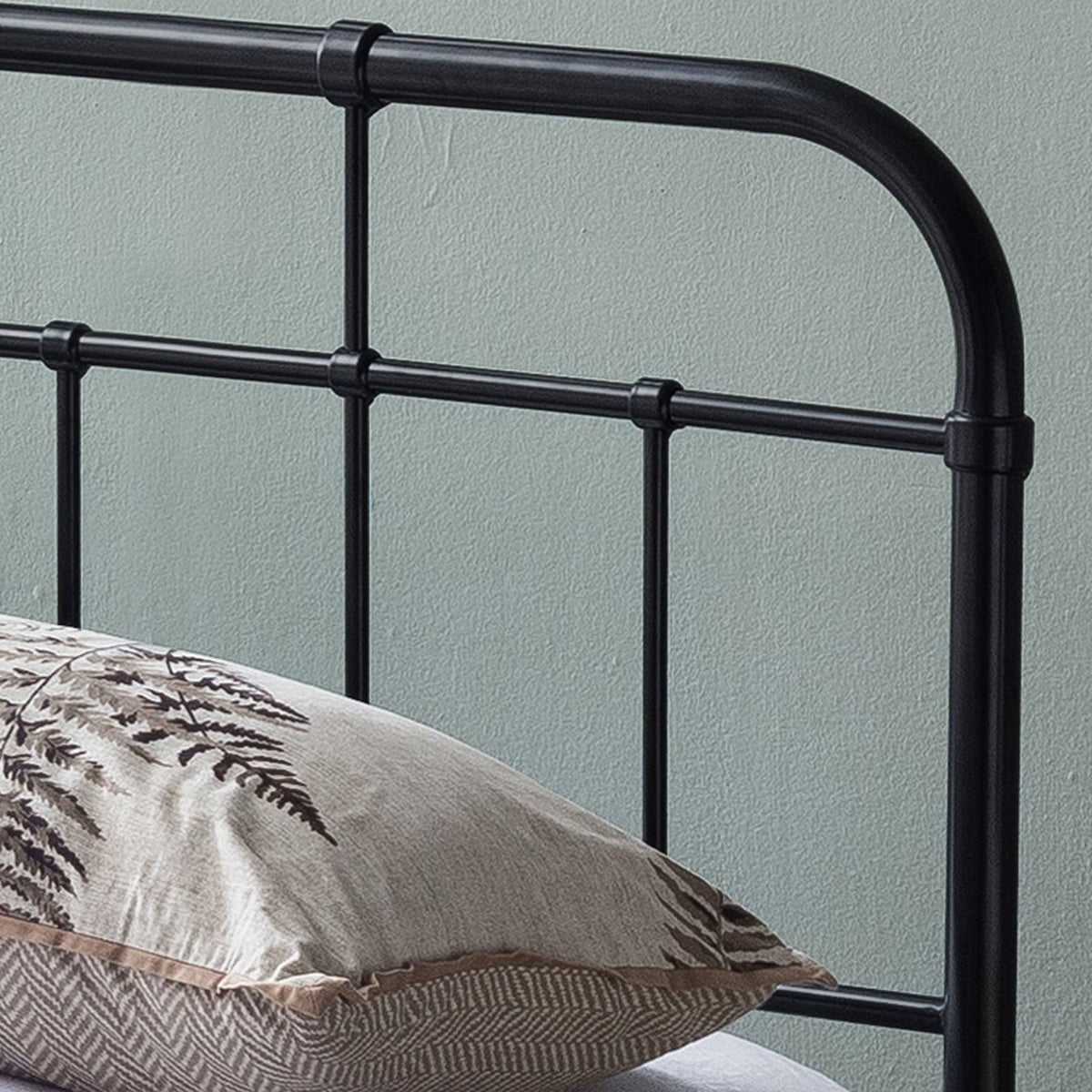 Iron Bed - Twin M489