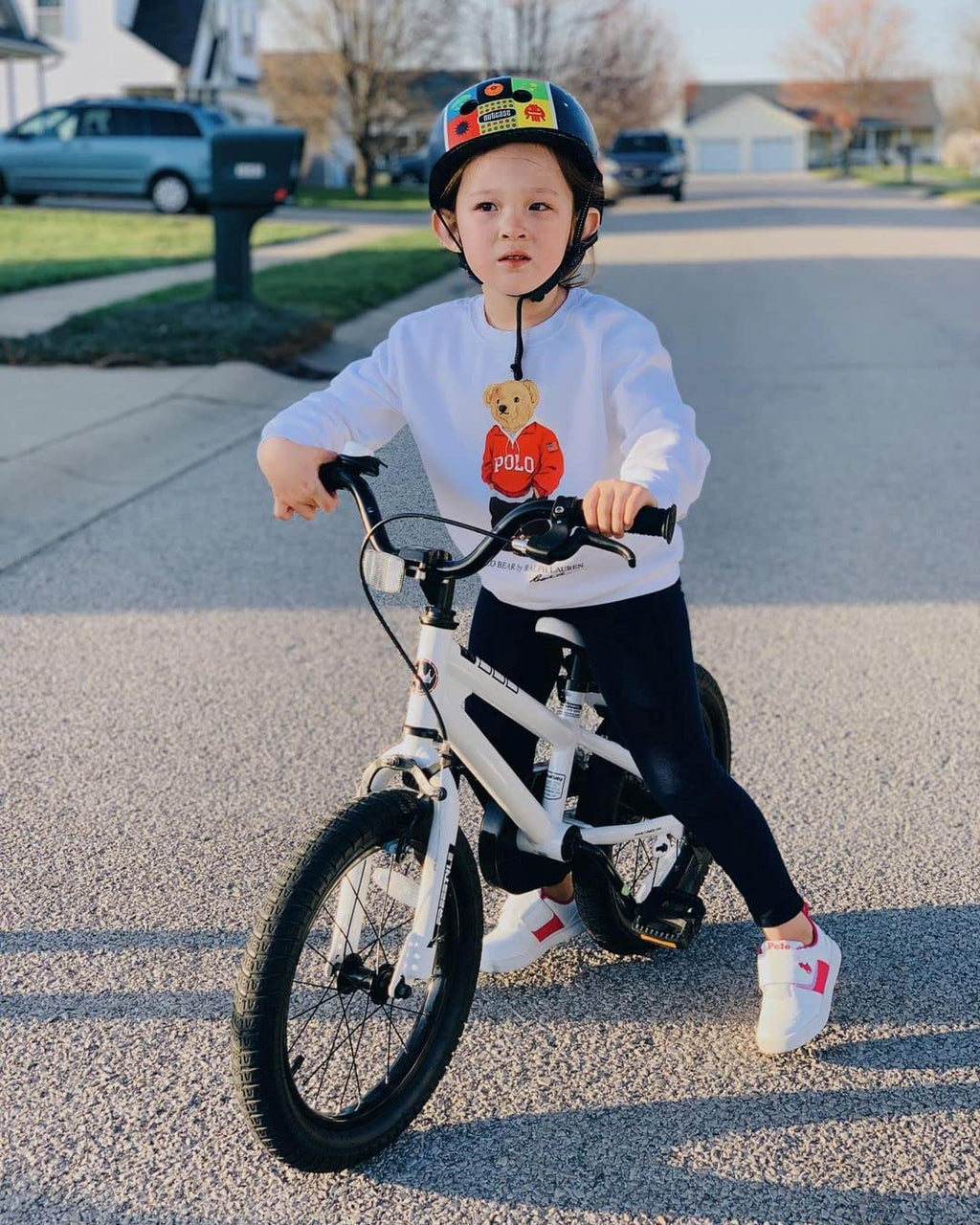 16 In Black Kids Bike with Training Wheels B4210