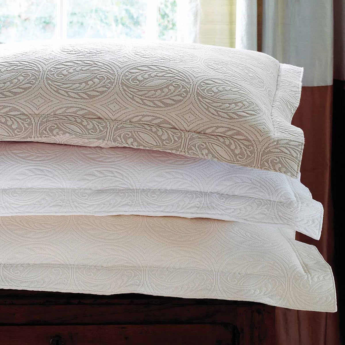 White California King Coverlet Z6433