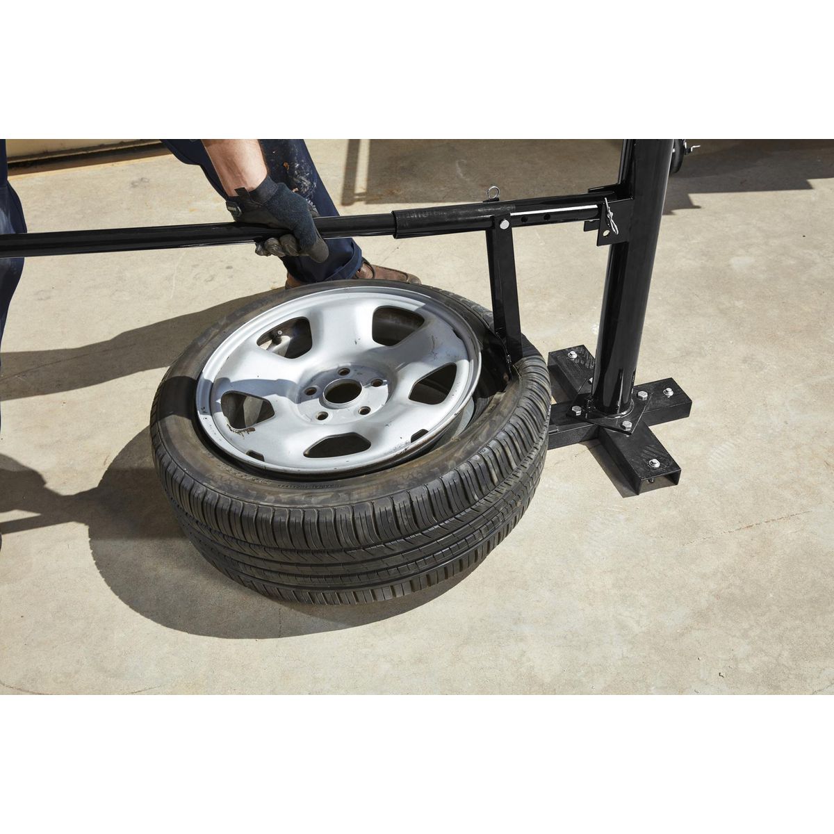 Manual Tire Changer J982587